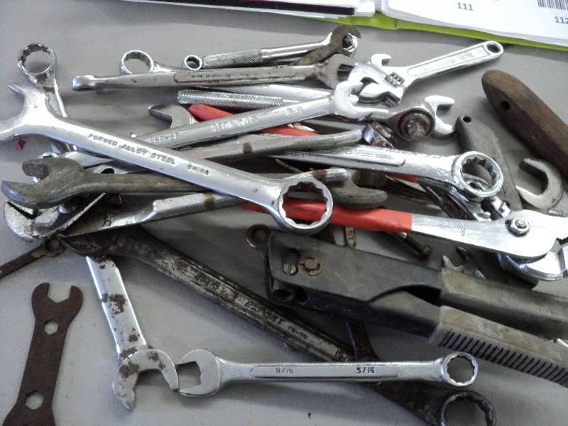 lot 105 image: Tools - look at all pics...