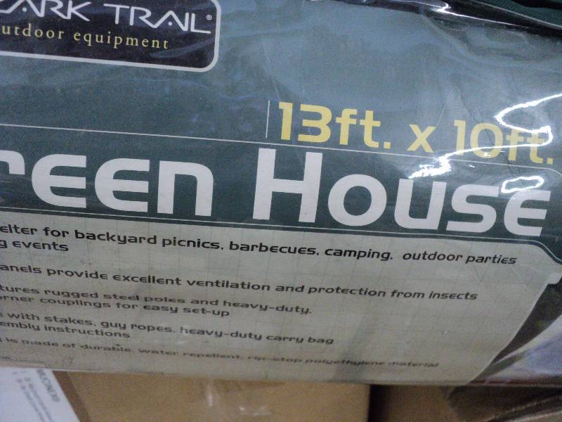 lot 113 image: 13 x 10 foot screen house...