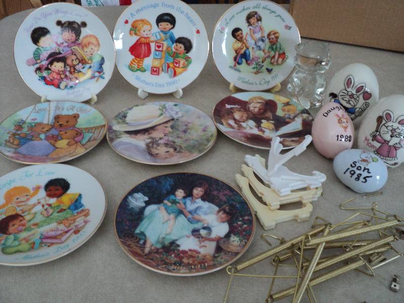 lot 124 image: 4 miniature plate and eggs collecti...