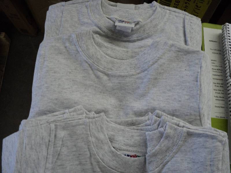 lot 158 image: 27 size 2T gray T-shirts...
