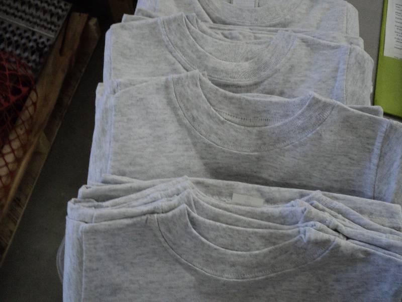 lot 159 image: 30 size 2T gray T-shirts...