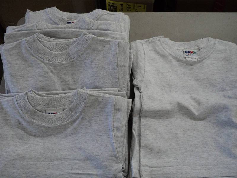 lot 161 image: 36 size 2T gray T-shirts...