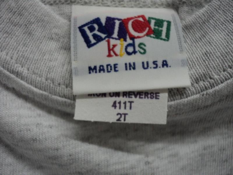 lot 162 image: 50 size 2T gray T-shirts...