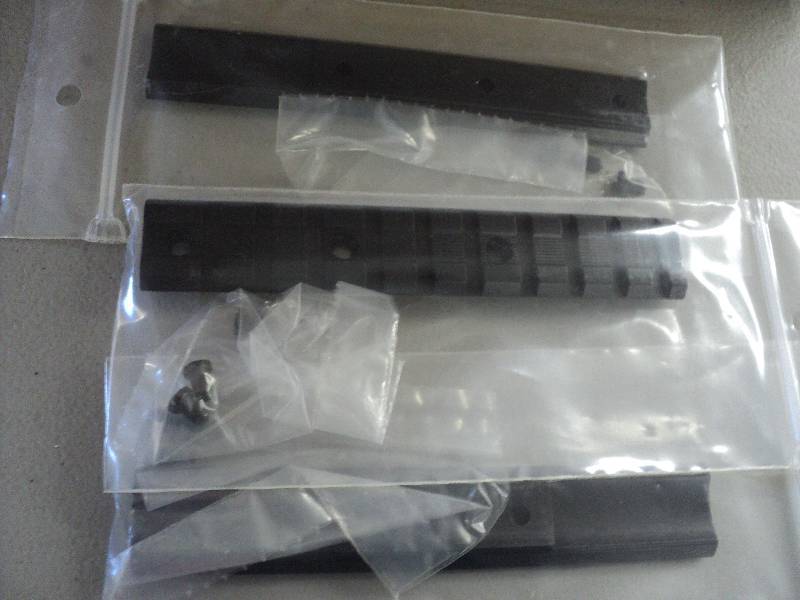 lot 172 image: 100 Black Base UBERTLSILVERBOX...