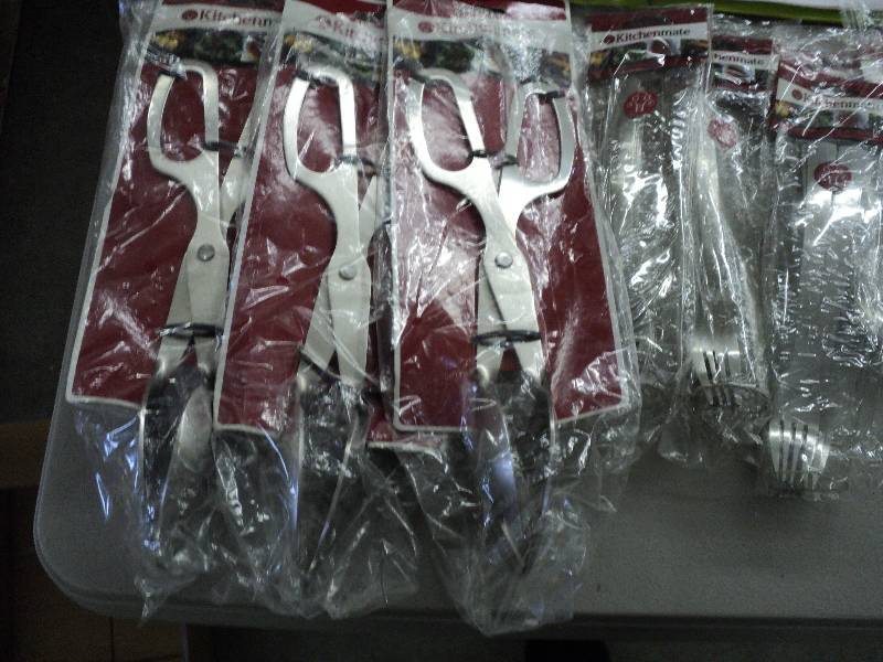 lot 178 image: Set of Kitchenmate utensils - stain...