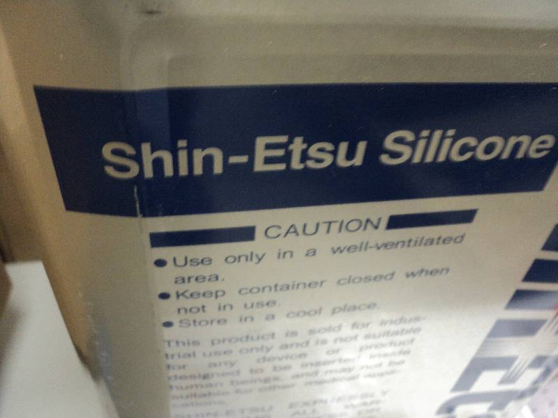 lot 245 image: Shin E tsu silicone, 5 gal...