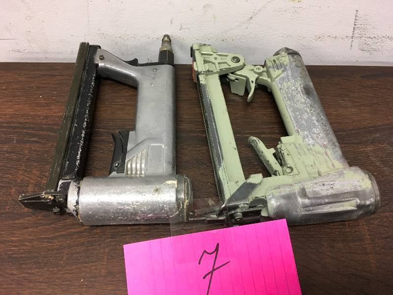 lot 7 image: Lot of two  fastener stapler in working conditions
