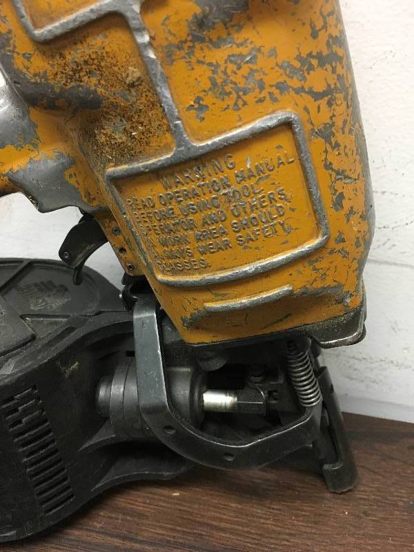 lot 15 image: Bostitch Wire & Plastic Framing Coil Nailer used good working condition tool