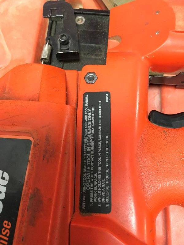 lot 21 image: Paslode Impulse IM250 II 16 GAUGE (900400) Straight Finish Nailer  Tool Only