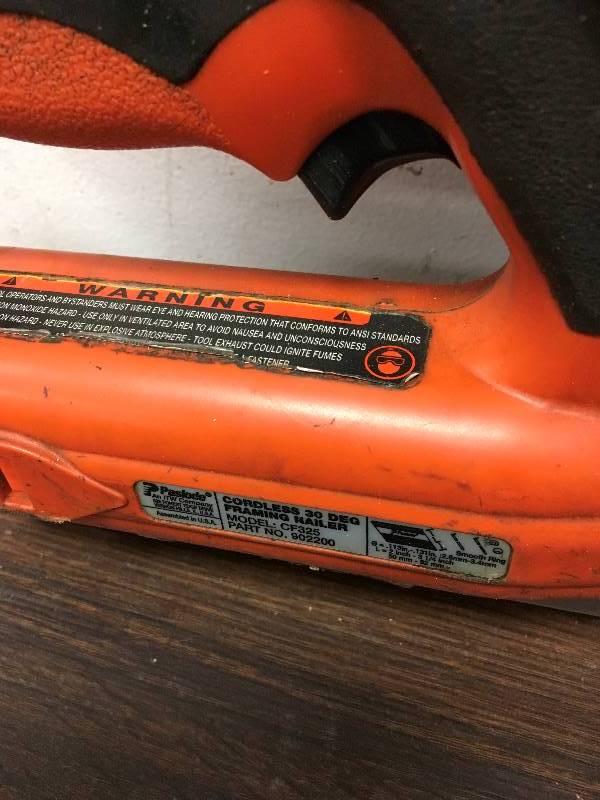 lot 32 image: Paslode CF325 Cordless Power Tool Fuel Powered 30° Framing Nailer Tool Only