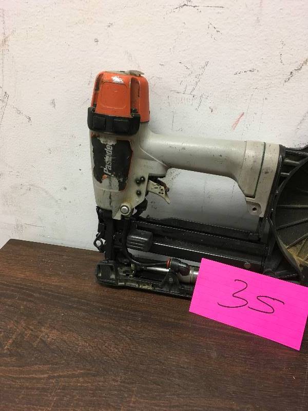 lot 35 image: Paslode CS150 18 Gauge Cap Pneumatic Stapler