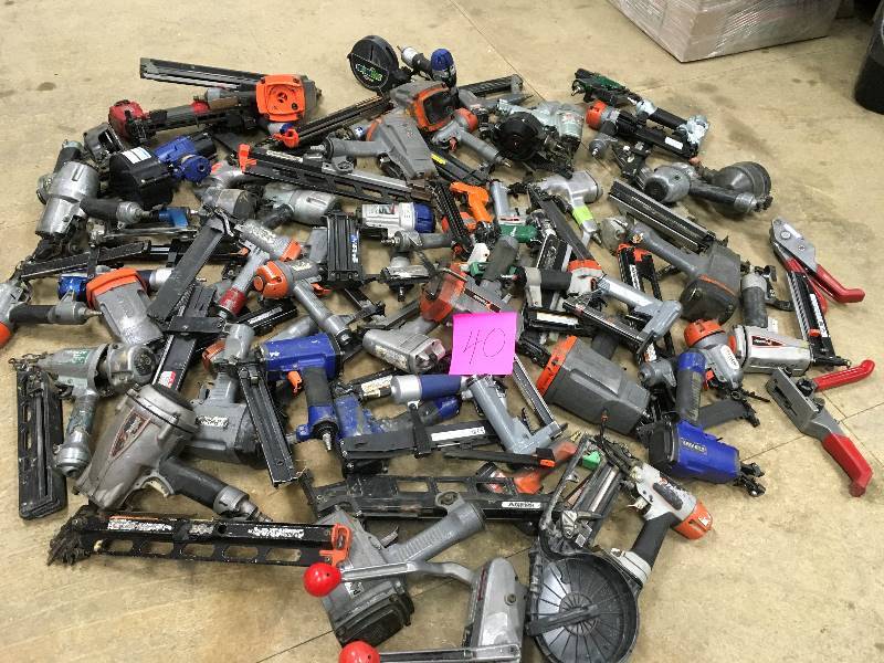 lot 40 image: Lot of salvage Finish Nailer, Framing Nailer, Staplers paslode and more for parts orepair