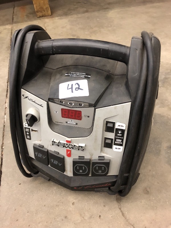 lot 42 image: Schumacher 12Volt Jump Pack With Ai...
