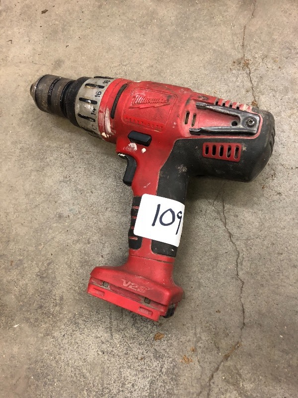lot 109 image: Milwaukee 28Volt 12 Hammer Drill-...