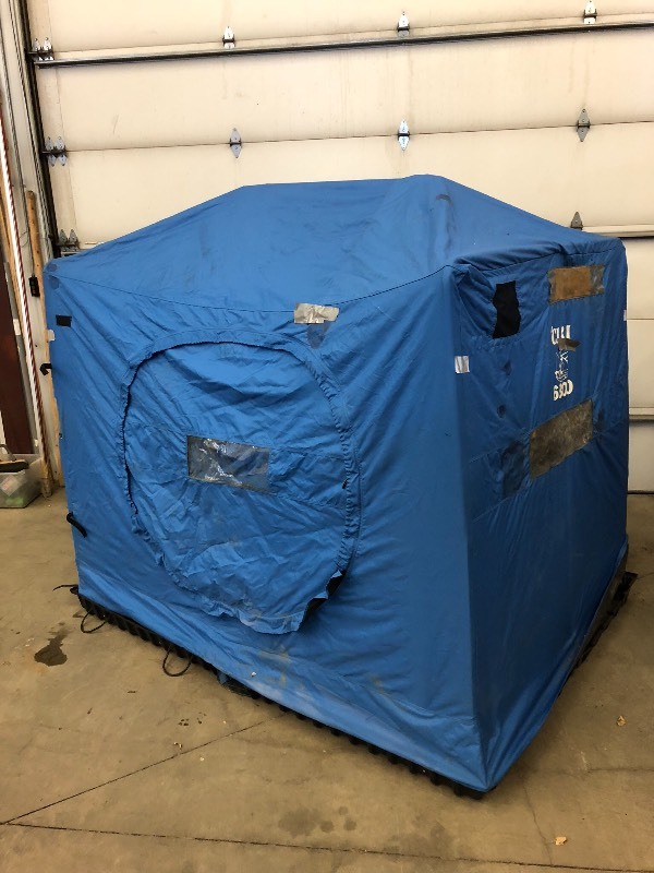 lot 135 image: Portable Ice Fishing House