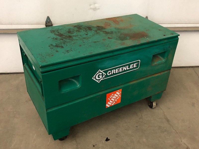 lot 16 image: Greenlee Commercial 5ft Gang Box, G...