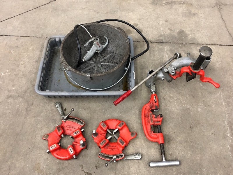 lot 30 image: Lot Of Assorted Ridgid Pipe Threadi...