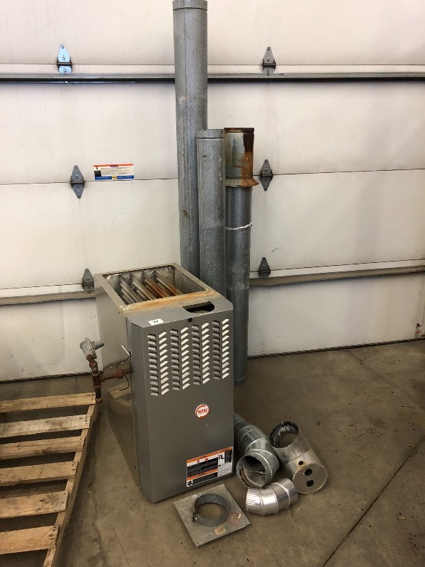 lot 75 image: Payne Model PG8MAA042090 Propane Gas