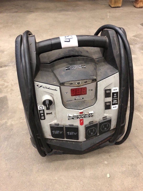lot 43 image: Schumacher 12Volt Jump Pack With Ai...