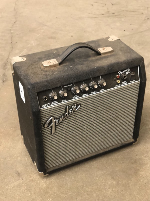 lot 22 image: Fender 15G Guitar Amplifier ...