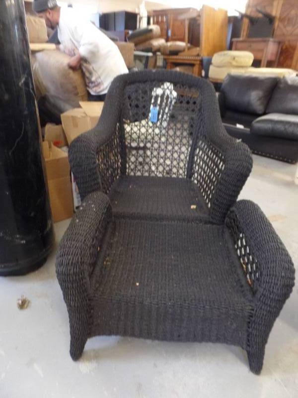 lot 222 image: WOVEN ROPE PATIO FURNITURE