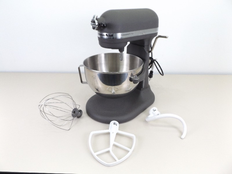 lot 1 image: NEWER KitchenAid Professional 5 Plus&nbspMixer