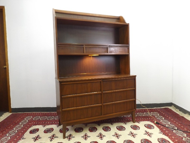 lot 2 image: Mid Century DIXIE 2 Piece Hutch