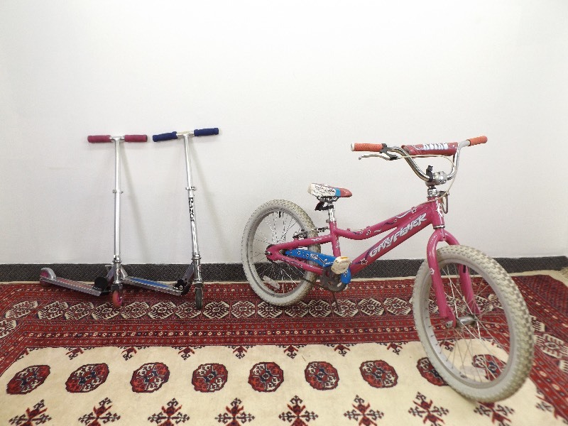 lot 12 image: Girls 20 Bike, and 2 Razor Scooters