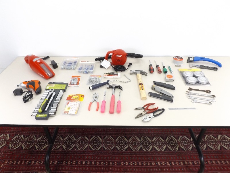 lot 35 image: Lot of Household Tools