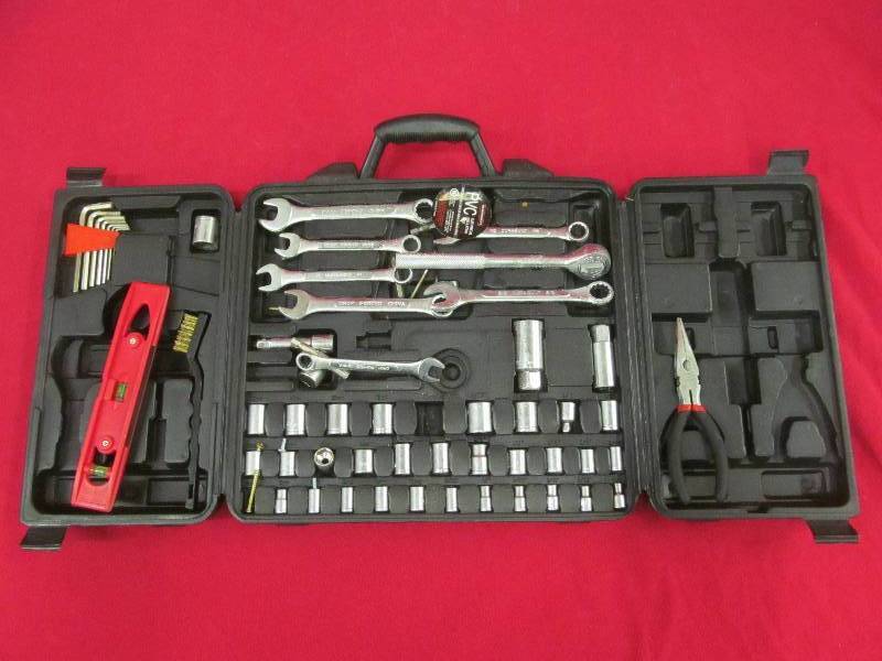lot 2 image: Hand tools