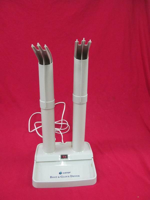 lot 15 image: Instep boot and glove dryer