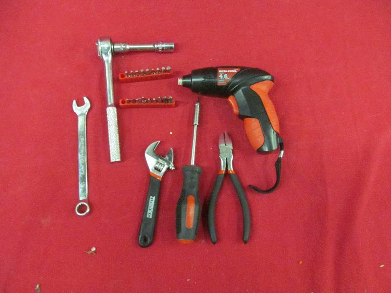 lot 23 image: tools