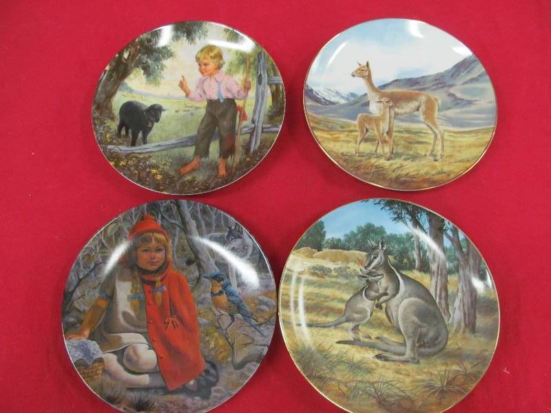 lot 46 image: Bradford Exchange collectors plates