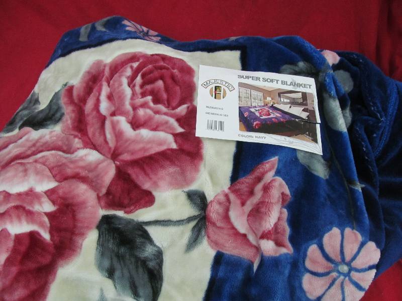 lot 53 image: quilt comforter