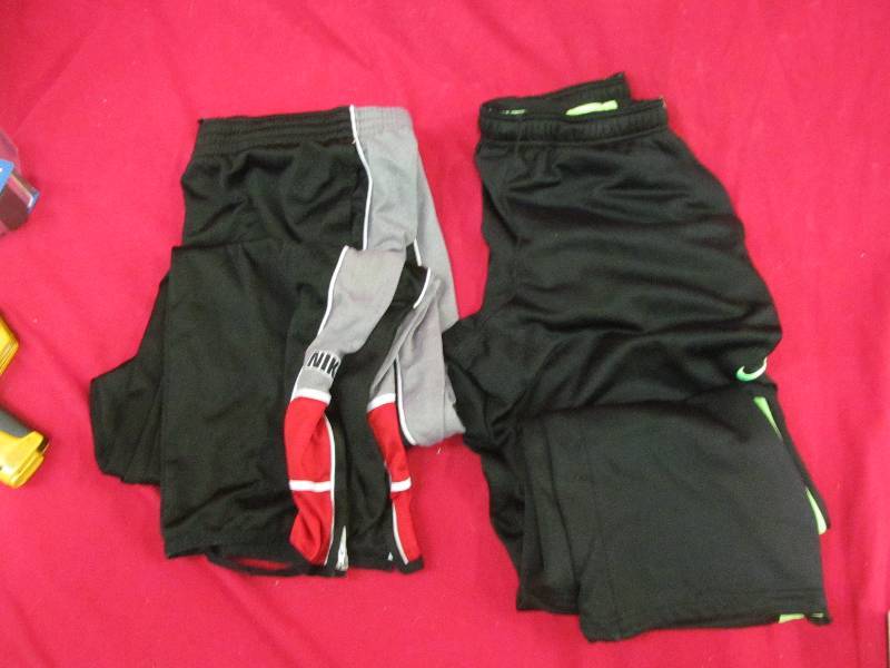 lot 54 image: Nike Athletic pants