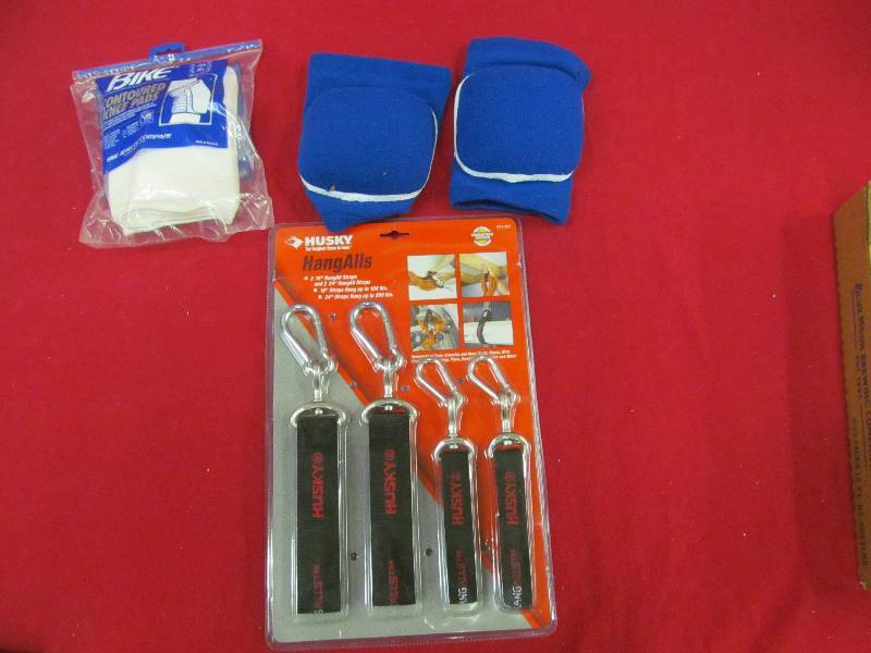 lot 57 image: volleyball knee pads, Husky hang all hooks