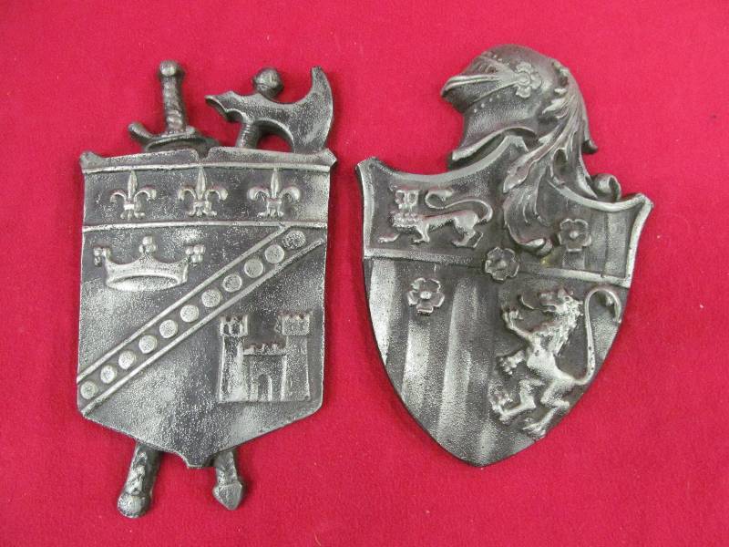 lot 72 image: cast-iron wall dcor