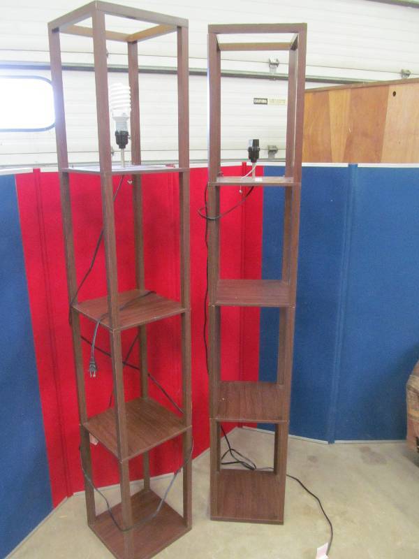 lot 102 image: floor lamp lights