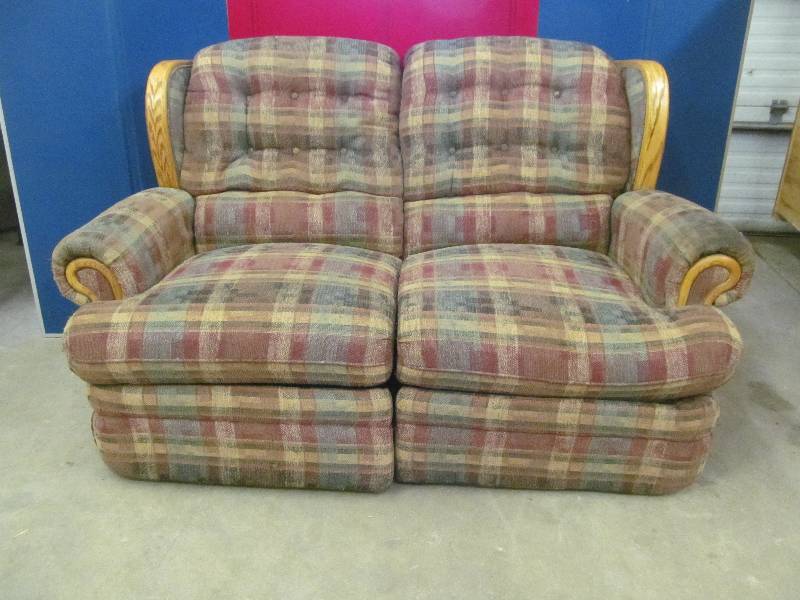 lot 115 image: loveseat