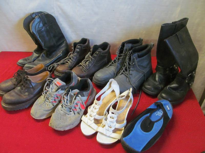 lot 134 image: boots , shoes
