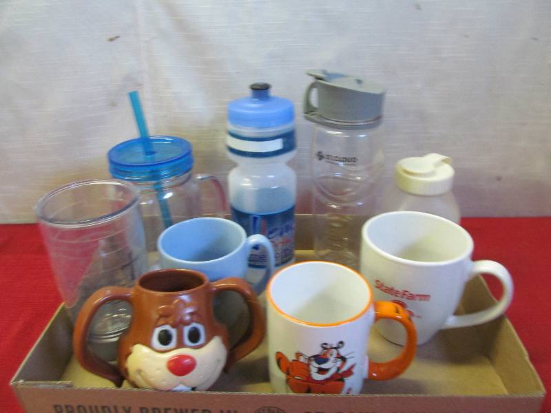 lot 136 image: Advertising mugs