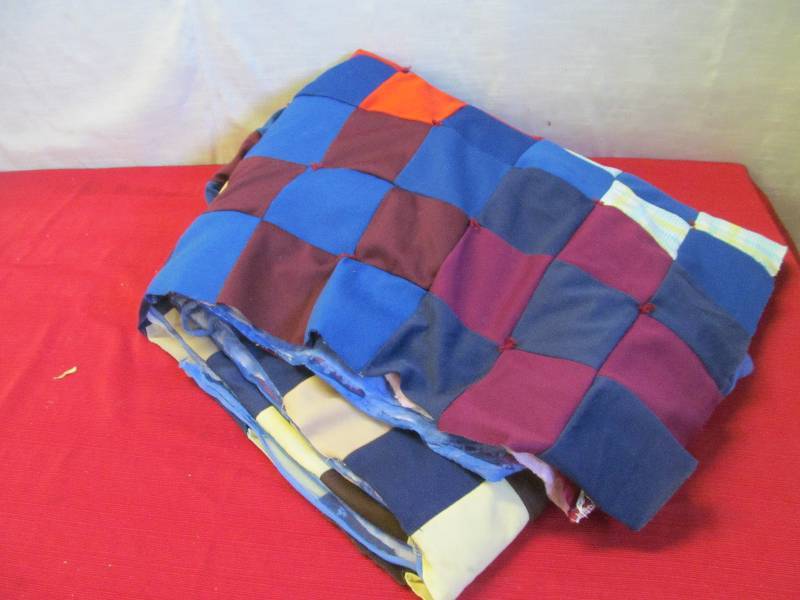 lot 145 image: quilt