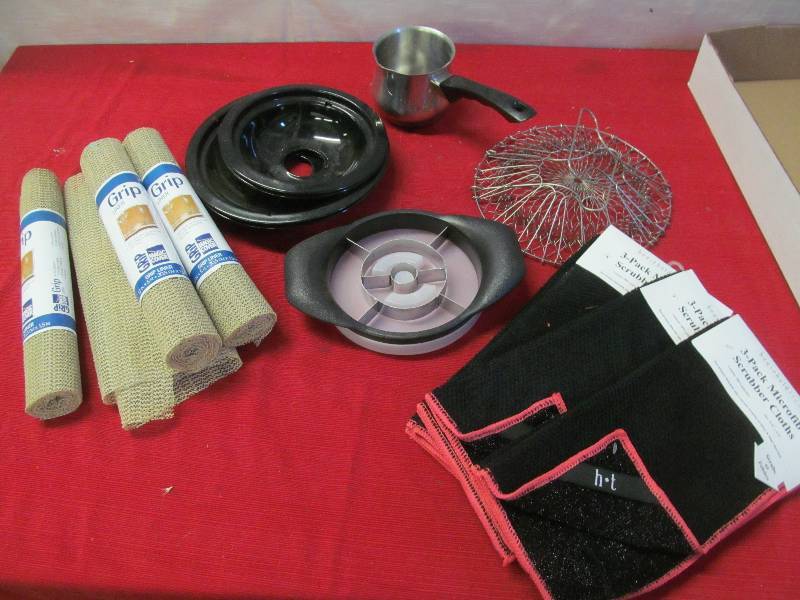 lot 187 image: kitchen liners, steam basket, burner liners