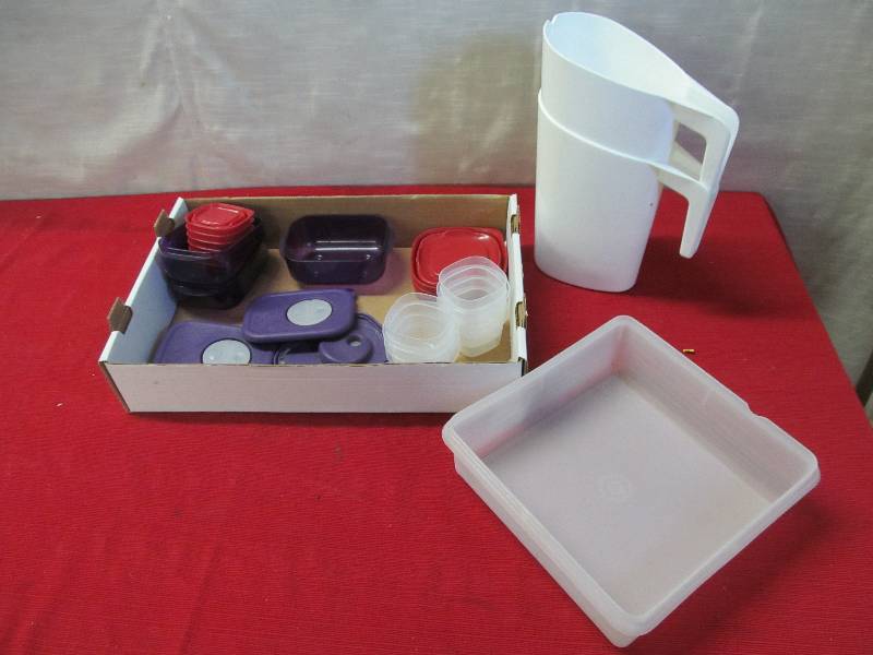 lot 189 image: pitchers, food containers