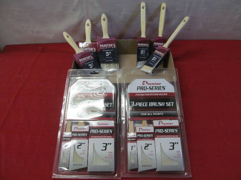 lot 194 image: paint brushes