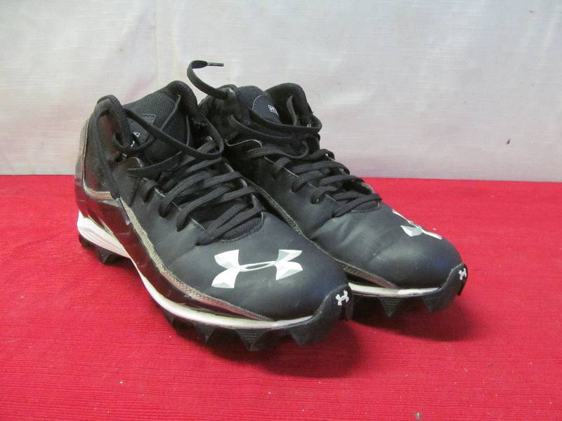 lot 264 image: Under Armour Hammer shoes