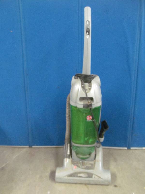 lot 267 image: Hoover Impower vacuum