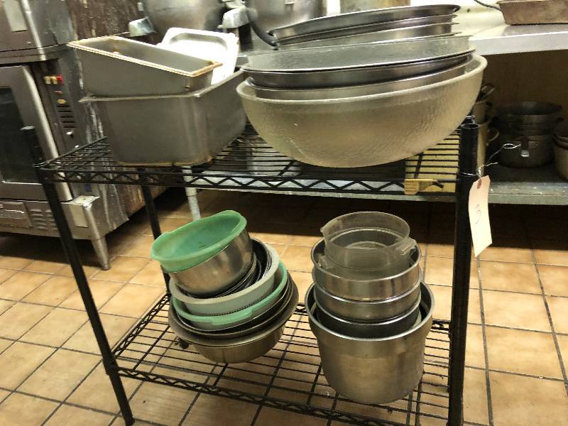 Misc mixing bowls and storage containers (no shelf)