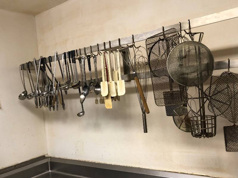 Wall Mount Rack with Utensils