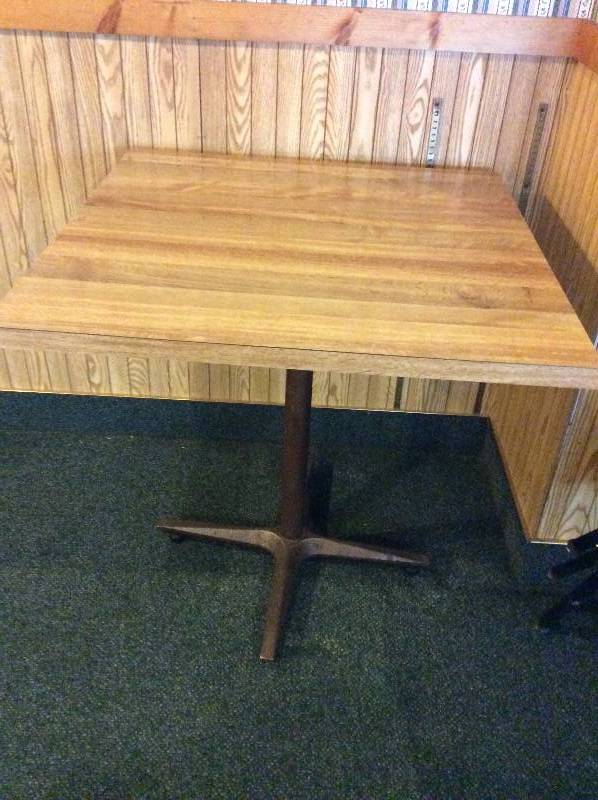 Freestanding Tables